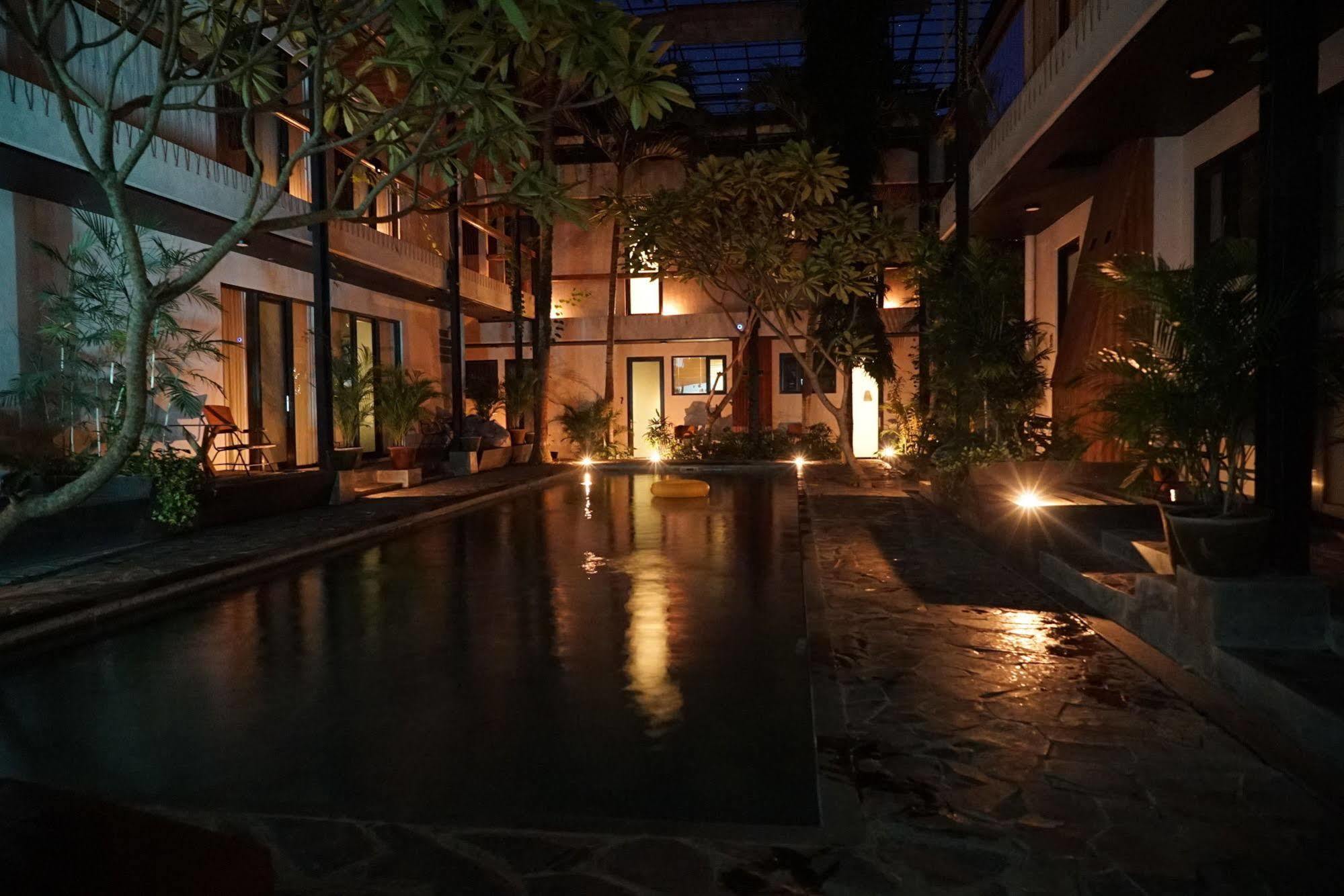 Outpost Ubud Penestanan Exterior photo